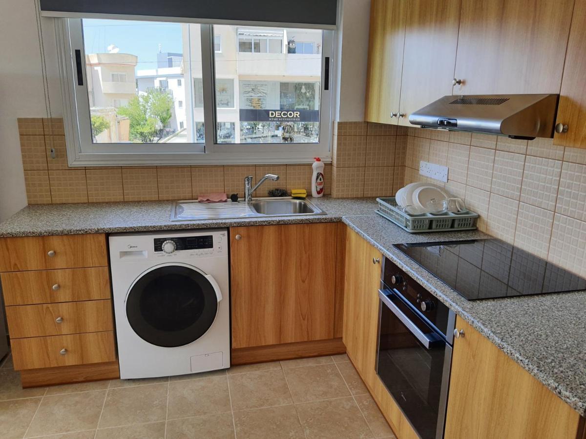 Lovely Apartment At The City Center Of Paphos Exterior foto