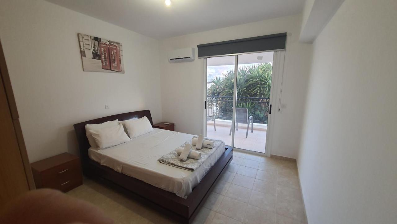 Lovely Apartment At The City Center Of Paphos Exterior foto